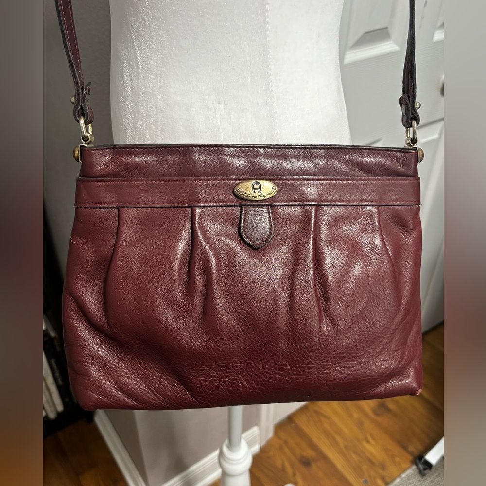 Etienne Aigner Vintage Classic Burgundy Leather Flex-Frame Shoulder Bag Purse